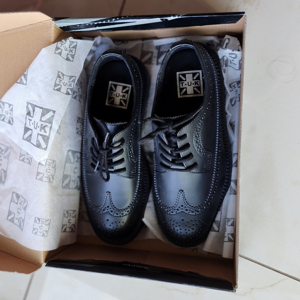 💸open to offers💸Black wingtip lace up T.U.K. oxford creeper platform